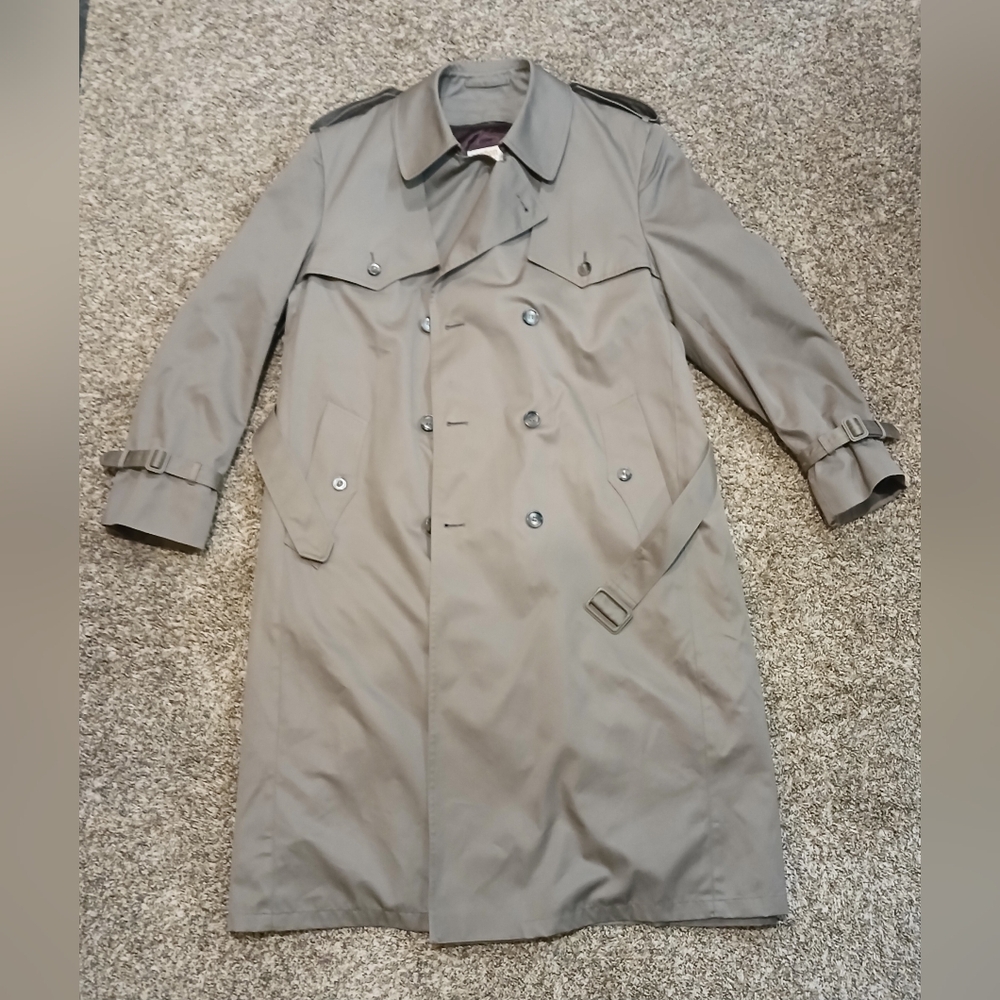 London Towne Maincoats, Trench Coat Size 42 Long Removable Liner, Beige
